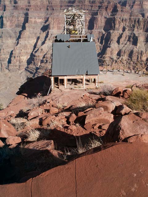 Bucket_across_canyon